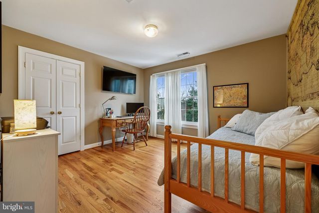 8807 RIDGE RD, Bethesda, MD 20817