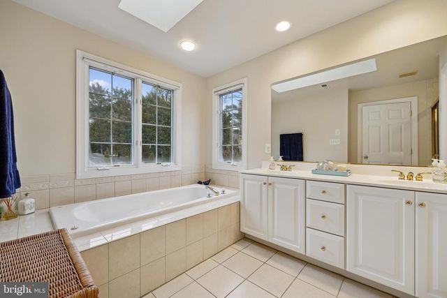 8807 RIDGE RD, Bethesda, MD 20817