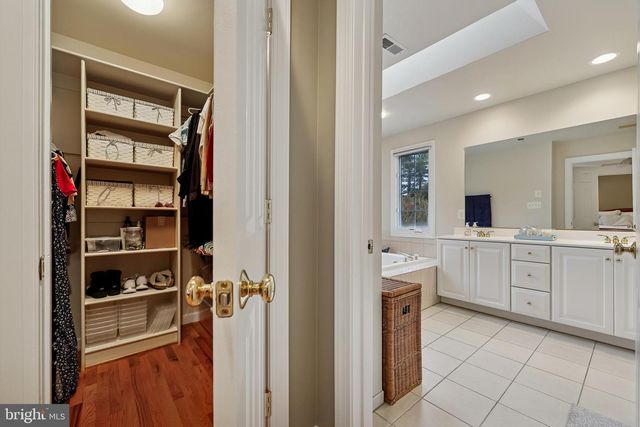 8807 RIDGE RD, Bethesda, MD 20817