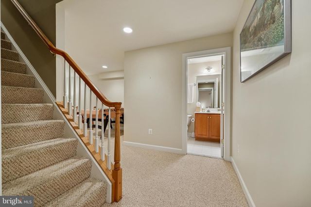 8807 RIDGE RD, Bethesda, MD 20817