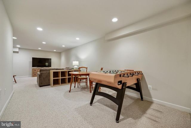 8807 RIDGE RD, Bethesda, MD 20817