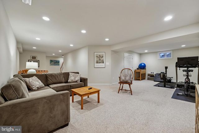 8807 RIDGE RD, Bethesda, MD 20817