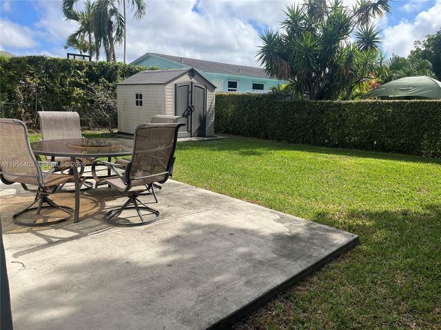9026 SW 34 Street, Miami, FL 33165