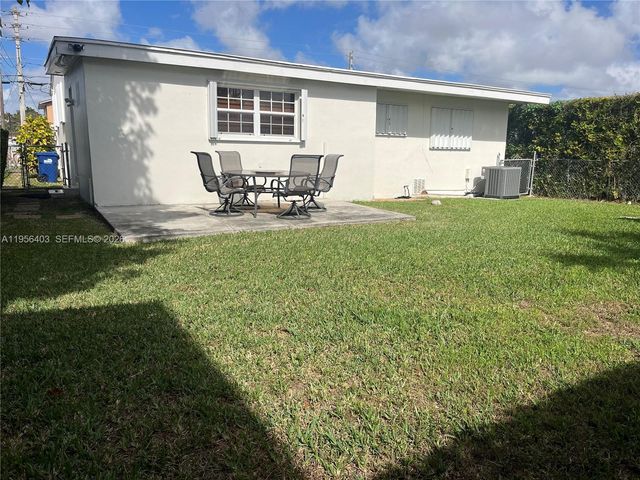 9026 SW 34 Street, Miami, FL 33165