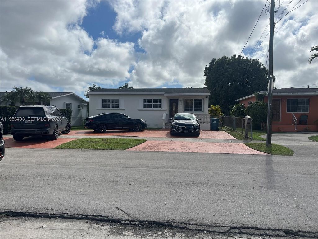 9026 SW 34 Street, Miami, FL 33165