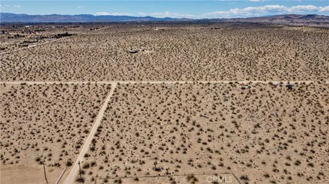 888 Lucky, Landers, CA 92285