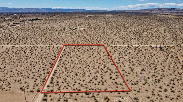 888 Lucky, Landers, CA 92285