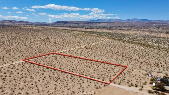 888 Lucky, Landers, CA 92285