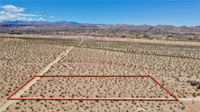 888 Lucky, Landers, CA 92285