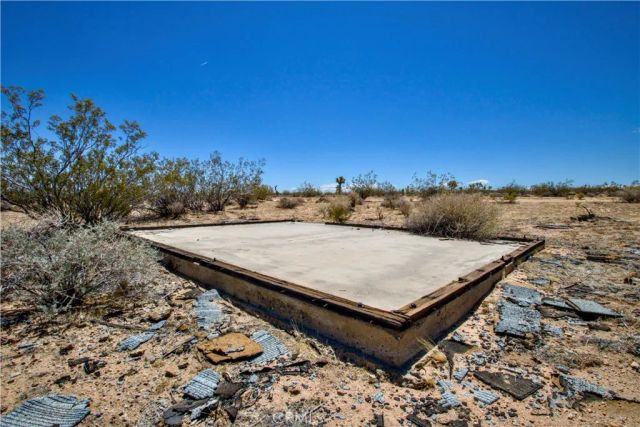 888 Lucky, Landers, CA 92285