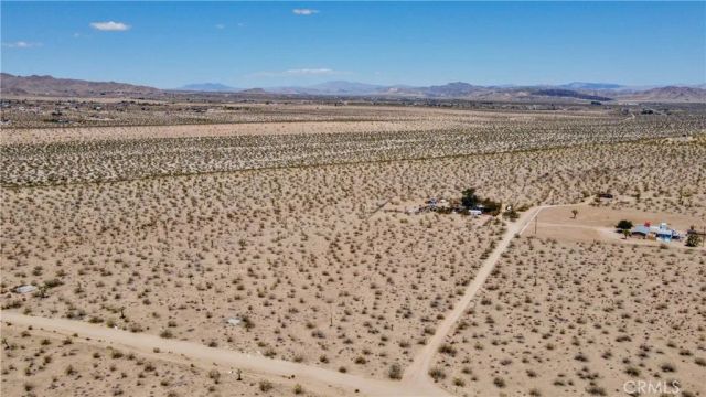 888 Lucky, Landers, CA 92285