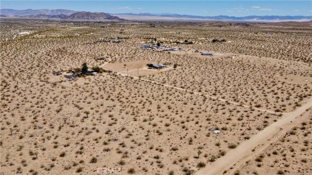 888 Lucky, Landers, CA 92285