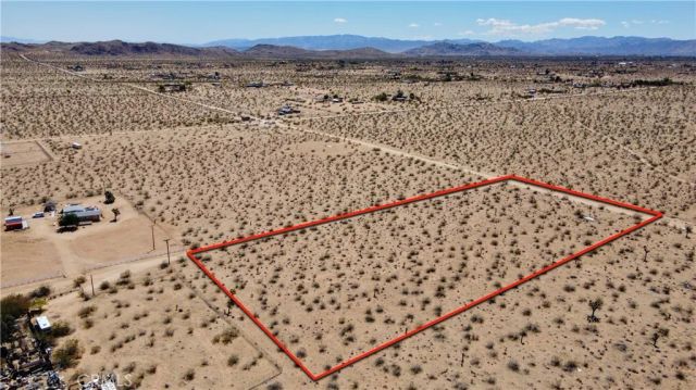 888 Lucky, Landers, CA 92285