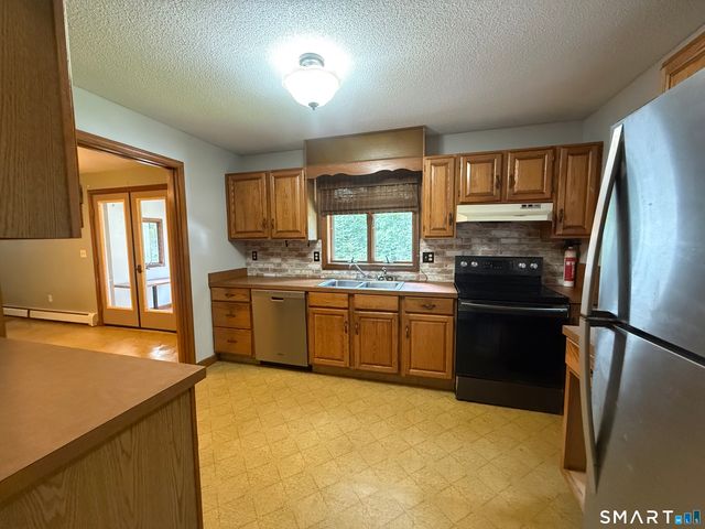 421 Modock Road, Putnam, CT 06260