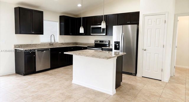 2208 NW 42ND PL, Cape Coral, FL 33993
