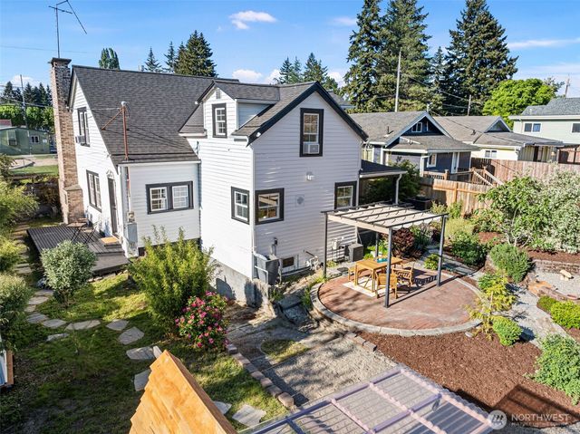 2127 8th Street, Bremerton, WA 98312