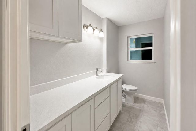 505 Moody Avenue, League City, TX 77573