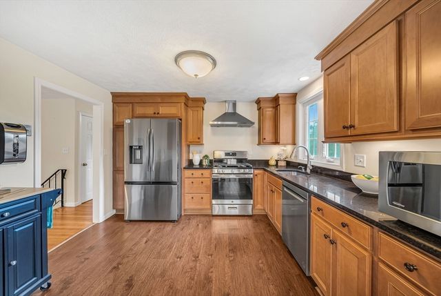 2 Rutgers Rd, Andover, MA 01810