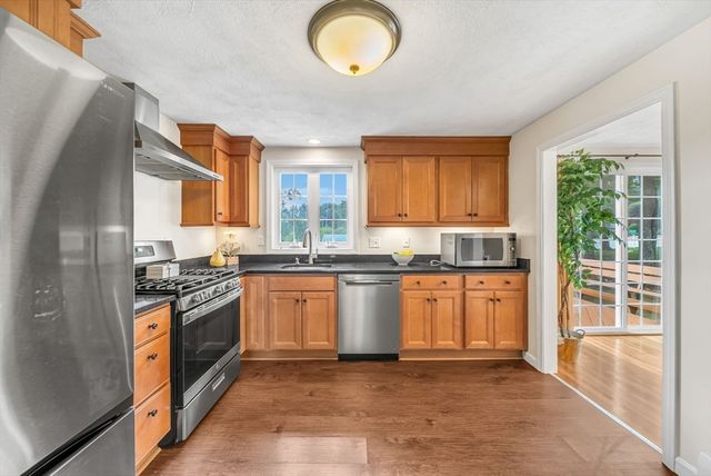 2 Rutgers Rd, Andover, MA 01810