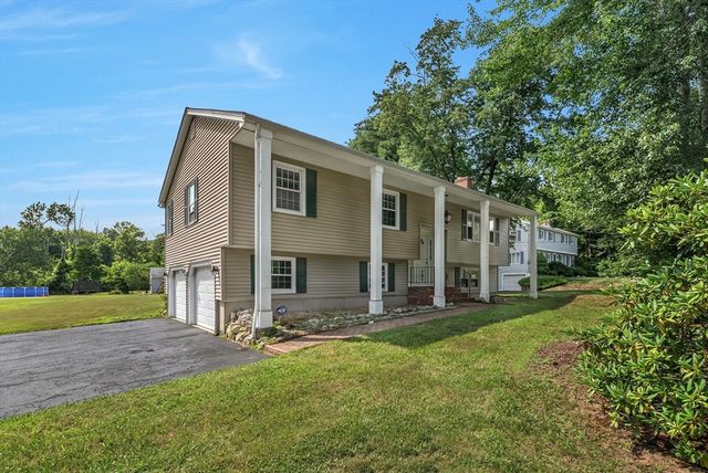 2 Rutgers Rd, Andover, MA 01810