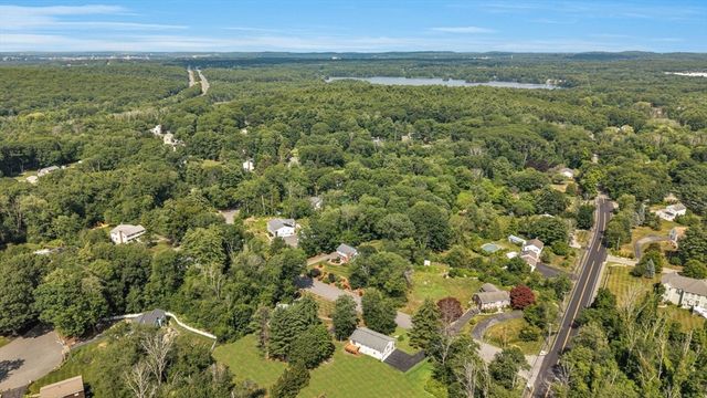 2 Rutgers Rd, Andover, MA 01810