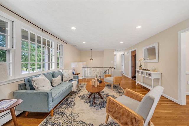 2 Rutgers Rd, Andover, MA 01810
