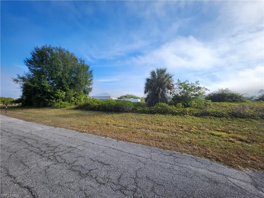 7020 Calder CIR, LABELLE, FL 33935 — exterior