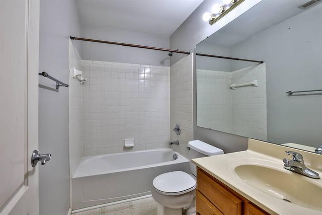 408 Breezewood Court, Ludlow, KY 41016