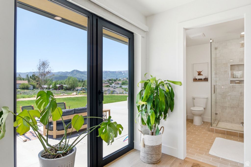 Image 17 of property listing at 118 E COUNTRYSIDE CIR, Park City, UT 84098