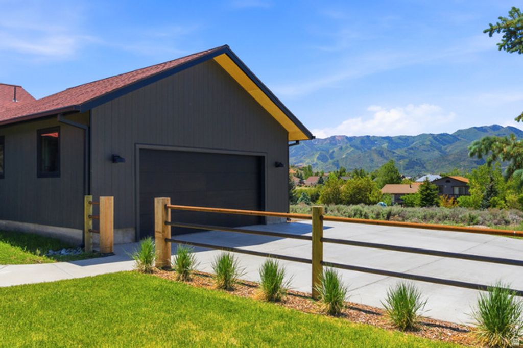 Image 27 of property listing at 118 E COUNTRYSIDE CIR, Park City, UT 84098