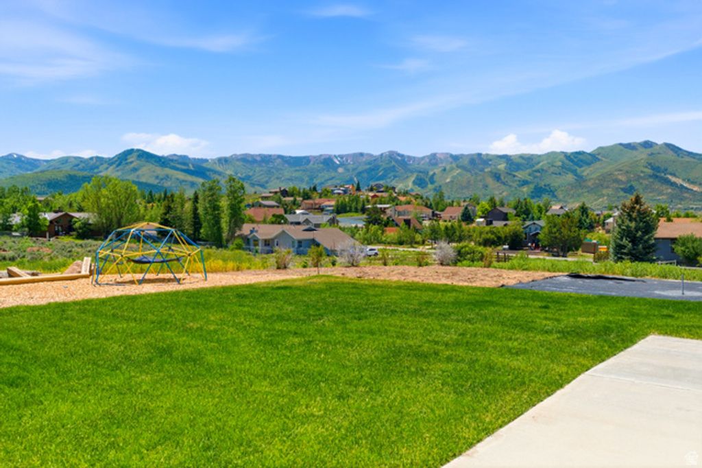 Image 4 of property listing at 118 E COUNTRYSIDE CIR, Park City, UT 84098