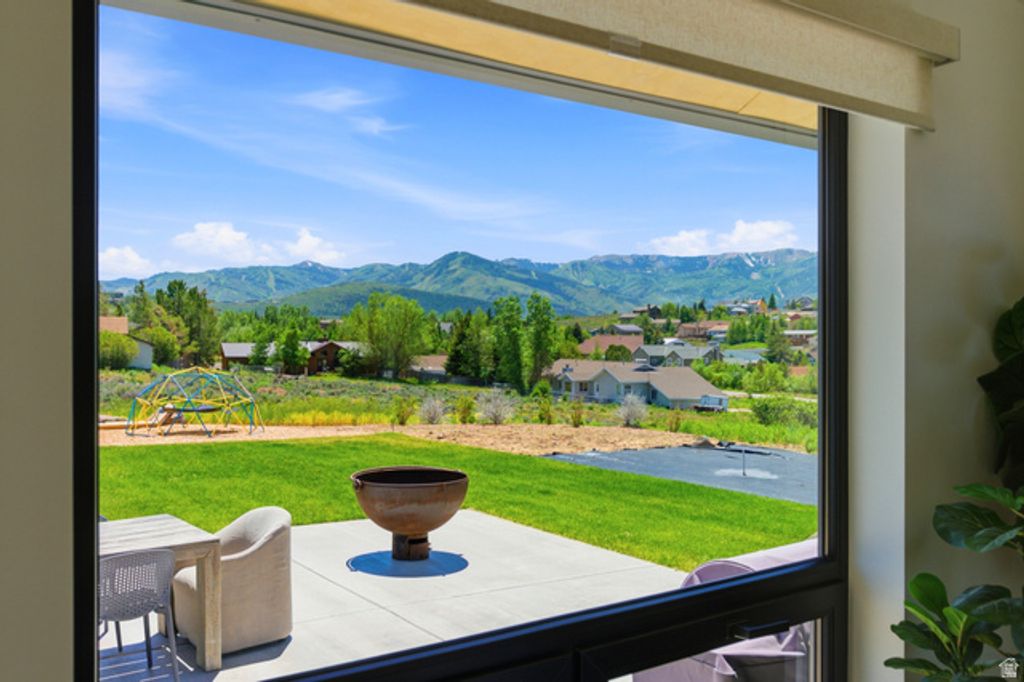 Image 5 of property listing at 118 E COUNTRYSIDE CIR, Park City, UT 84098