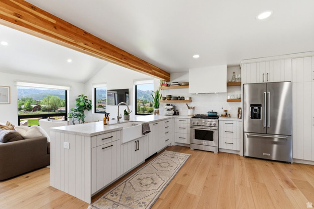 Image 8 of property listing at 118 E COUNTRYSIDE CIR, Park City, UT 84098
