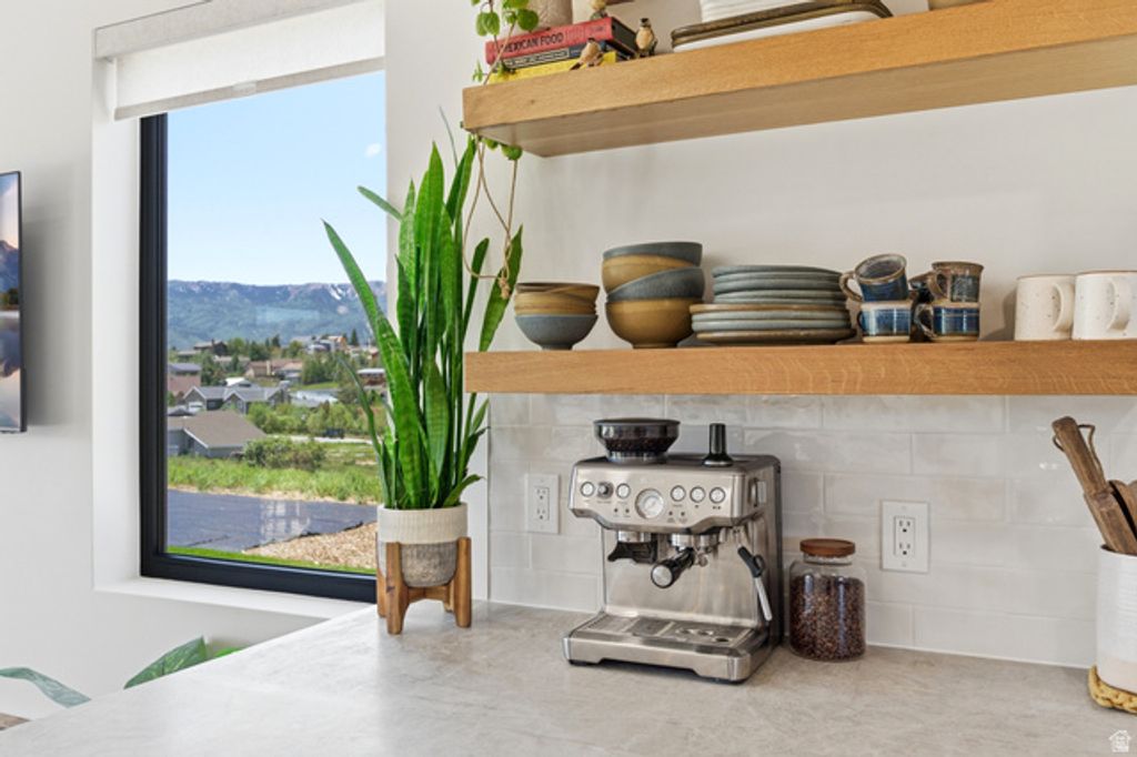 Image 9 of property listing at 118 E COUNTRYSIDE CIR, Park City, UT 84098