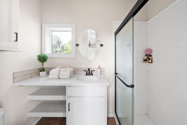 102 Thomas Rd, Dover, TN 37058