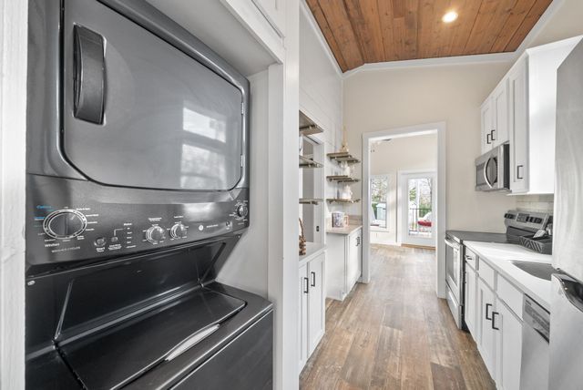 102 Thomas Rd, Dover, TN 37058