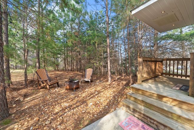 102 Thomas Rd, Dover, TN 37058