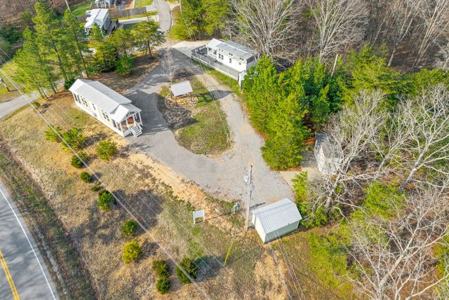 102 Thomas Rd, Dover, TN 37058