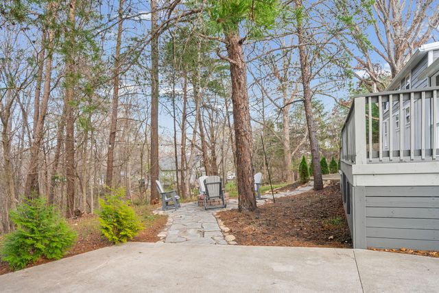 102 Thomas Rd, Dover, TN 37058