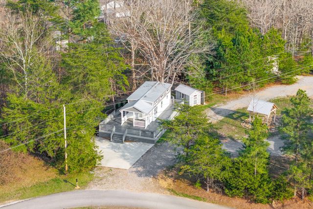 102 Thomas Rd, Dover, TN 37058