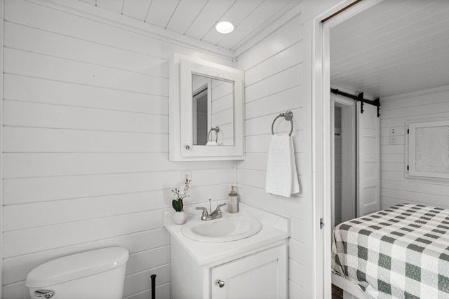 102 Thomas Rd, Dover, TN 37058