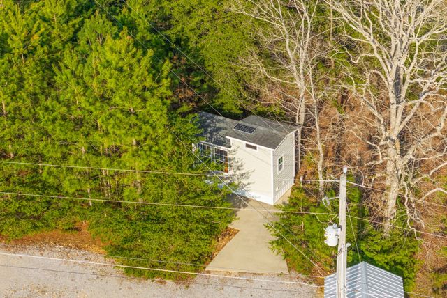 102 Thomas Rd, Dover, TN 37058