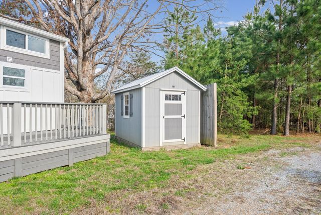 102 Thomas Rd, Dover, TN 37058