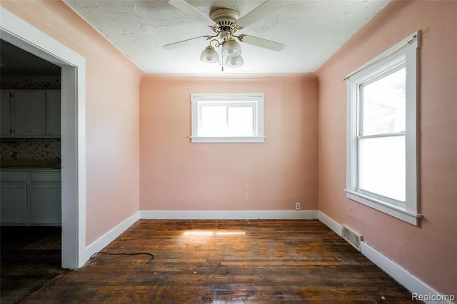 23122 Reynolds Avenue, Hazel Park, MI 48030