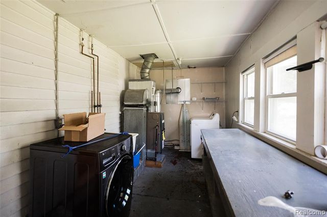 23122 Reynolds Avenue, Hazel Park, MI 48030