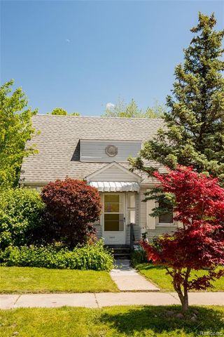 23122 Reynolds Avenue, Hazel Park, MI 48030