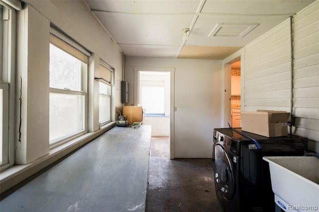 23122 Reynolds Avenue, Hazel Park, MI 48030