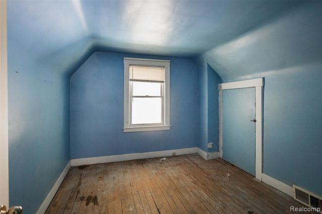 23122 Reynolds Avenue, Hazel Park, MI 48030