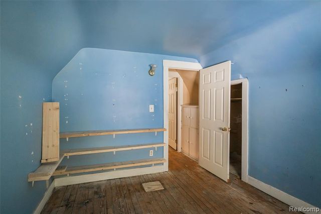 23122 Reynolds Avenue, Hazel Park, MI 48030