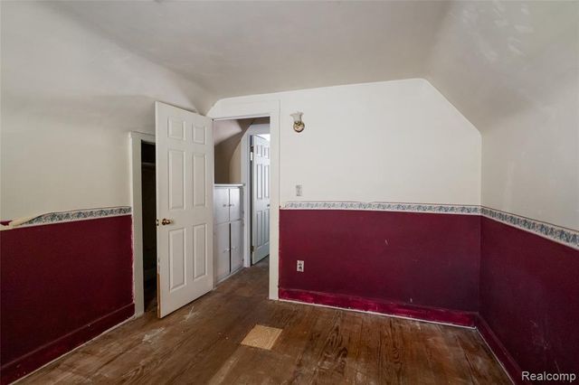 23122 Reynolds Avenue, Hazel Park, MI 48030